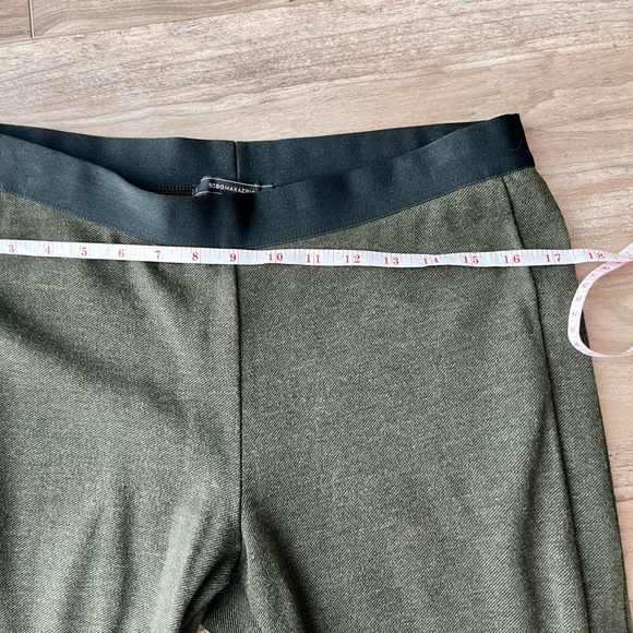 BCBGmaxazria green leggings with black waistband buttons up side ankle hem large - Picture 4 of 7